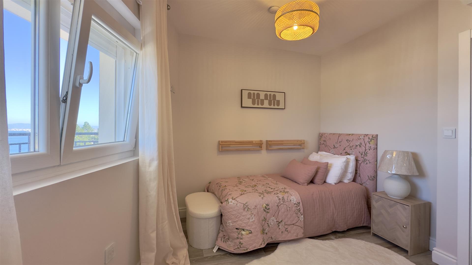 Image of Apartment - 3 Bedrooms - 2 Bathrooms for Rental in South District-Gibraltar, Image 3